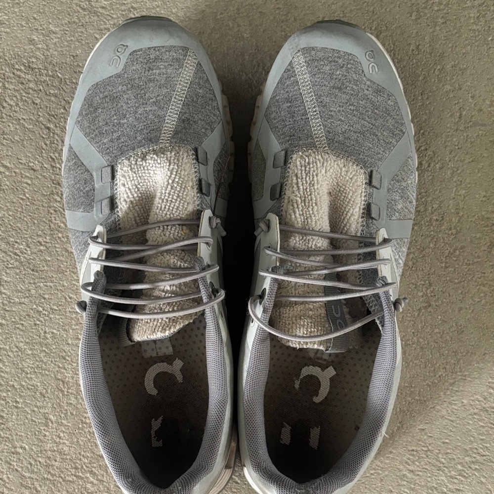 On Women’s Size 10 Grey and Cream Sneakers
